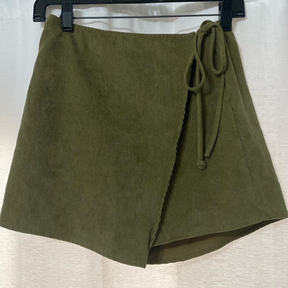 Blue Blush green wrap skort